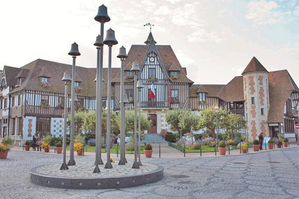 Le Cyrano, Deauville - App. T2 Proche De La Mer Exterior foto